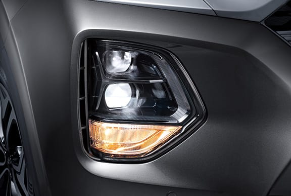 Hyundai Santa Fe Luces altas, bajas y antinieblas LED.