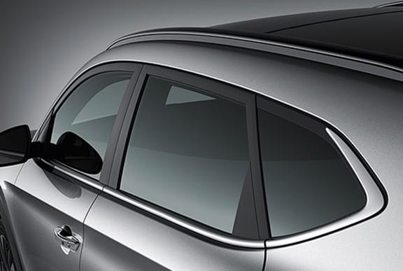Hyundai Tucson Molduras de vidrios cromadas.