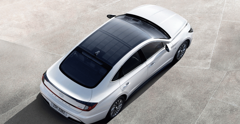 Hyundai presenta el primer auto del mundo con paneles solares en el techo